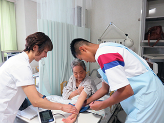 入院患者さんの血圧測定